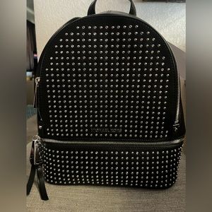 *BRAND NEW* MICHAEL KORS BLACK LEATHER SILVER DETAIL  & GEM STUDDED BACKPACK
